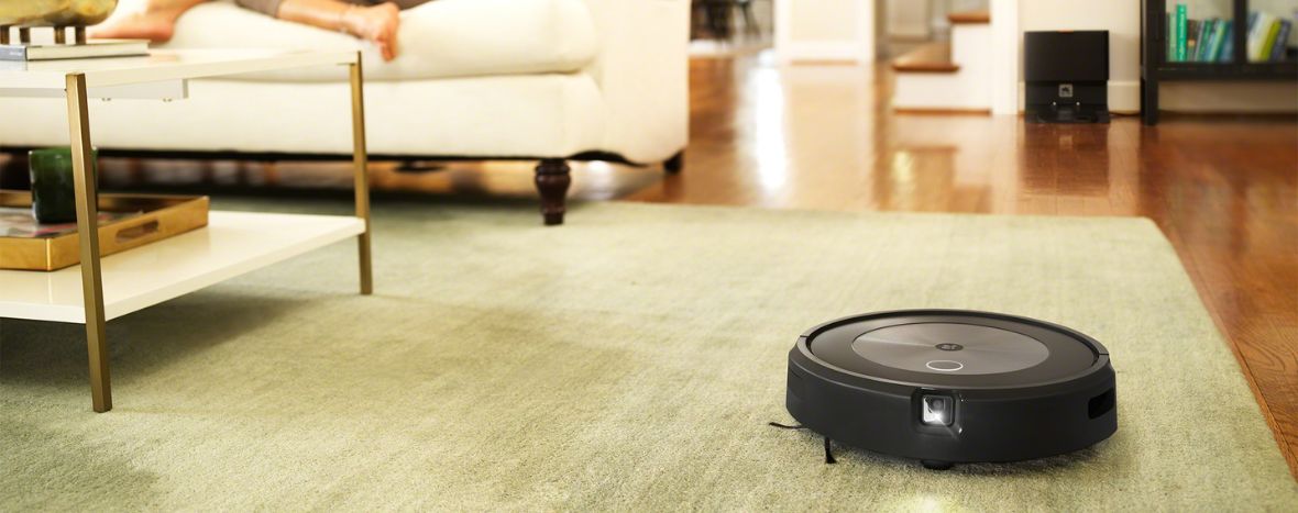 Czy iRobot odkurza dywan?